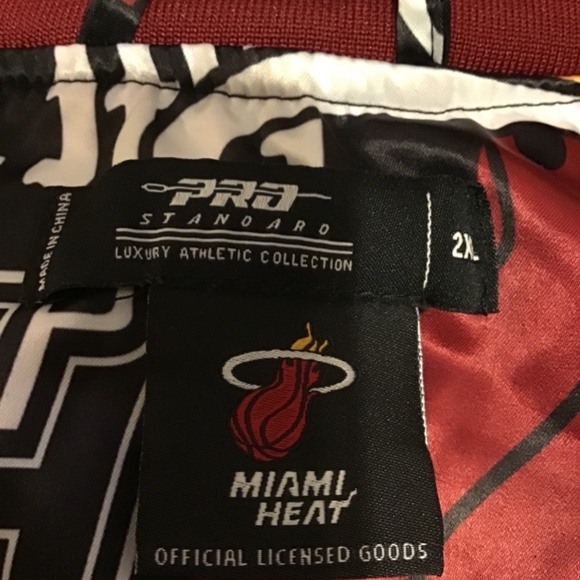 🔥SALE!Miami Heat, see pictures, jacket is in good cond., with some scratches,😎 - Picture 15 of 15
